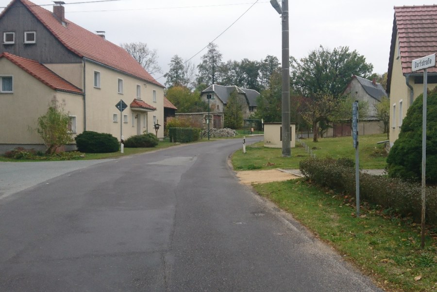 Dorfstraße Richtung Kemnitz