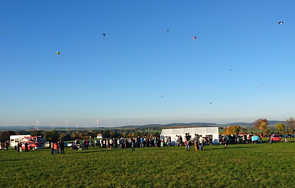 Drachenfest im Herbst in Rotstein im Herbst