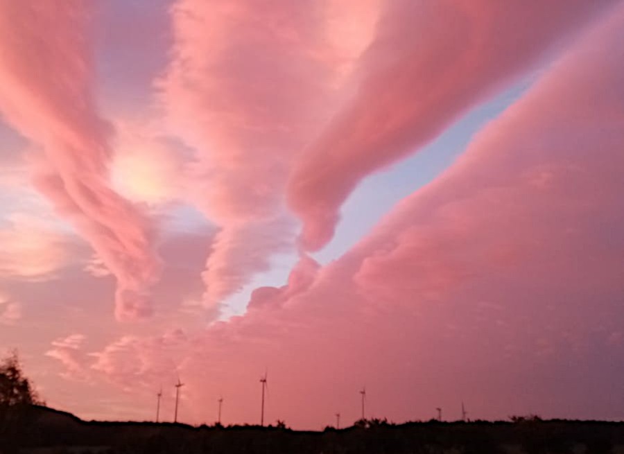 Sieht aus wie Kunst, sind aber tatschlich Wolken.